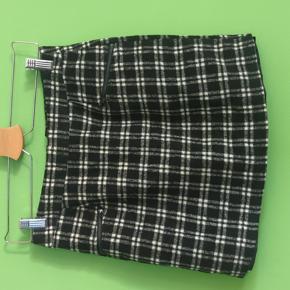 Paid Black And White Plaid Mini Skirt